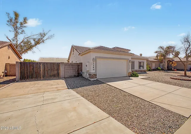 Photo 3 of Sale Pending at 1240 E Melrose Loop, Casa Grande, AZ 85122 | MLS# 7074585 | Listing updated on 2026-09-11