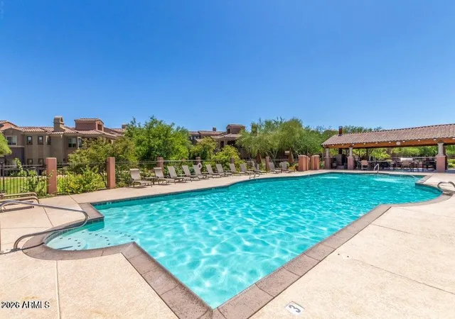 Listing Photo 2 - Condo for sale in building located at 3935 E Rough Rider Rd, Phoenix, AZ 85050 - Unit #1068