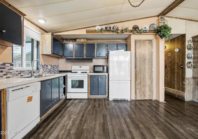 Photo 4 of Manufactured home for sale at 19802 N 32nd Street #116, Phoenix, AZ 85050 | MLS# 7071781 | Listing updated on 2026-09-10