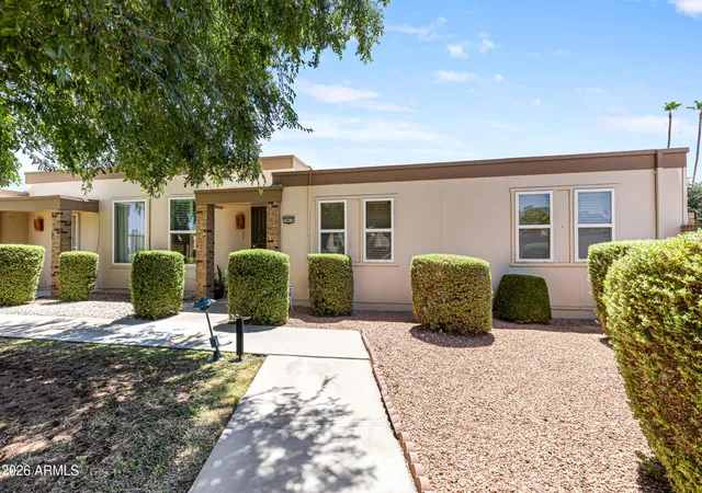 Photo 2 of Sale Pending at 10016 W Hawthorn Dr, Sun City, AZ 85351 | MLS# 7073232 | Listing updated on 2026-09-19