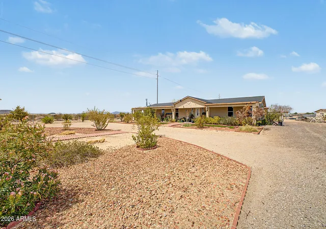 Photo 4 of Manufactured home for sale at 35430 W Steinway Dr, Arlington, AZ 85322 | MLS# 7077041 | Listing updated on 2026-09-13