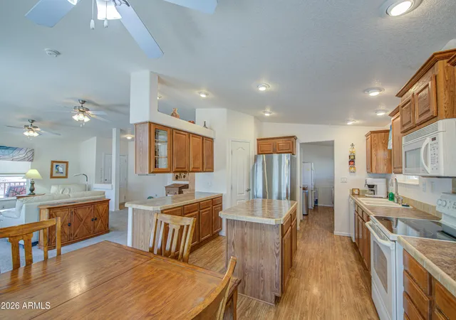 Photo 3 of Manufactured home for sale at 806 E California Blvd, Florence, AZ 85132 | MLS# 7072036 | Listing updated on 2026-09-26