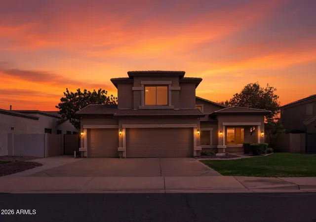 Photo 3 of Single family home for sale at 3316 E Maplewood St, Gilbert, AZ 85297 | MLS# 7075671 | Listing updated on 2026-09-17