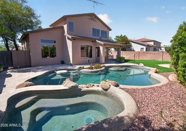 Photo 3 of Single family home for sale at 3316 E Maplewood St, Gilbert, AZ 85297 | MLS# 7075671 | Listing updated on 2026-09-17