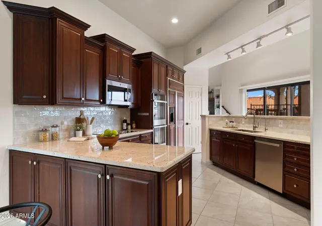 Photo 4 of Single family home for sale at 15548 E Cavern Dr, Fountain Hills, AZ 85268 | MLS# 7084670 | Listing updated on 2026-10-20