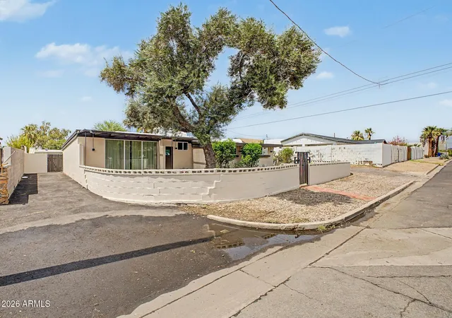 Photo 3 of Single family home for sale at 7836 N 13th Street, Phoenix, AZ 85020 | MLS# 7074262 | Listing updated on 2026-09-15