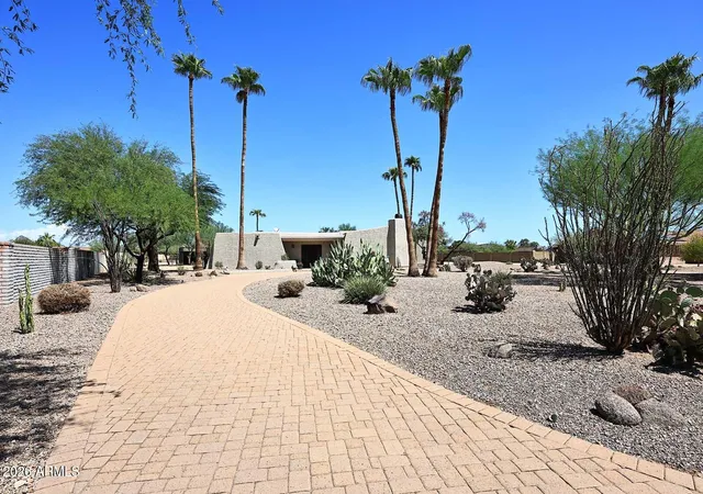 Photo 2 of Single family home for sale at 5018 W Creedance Blvd, Glendale, AZ 85310 | MLS# 7072405 | Listing updated on 2026-09-17