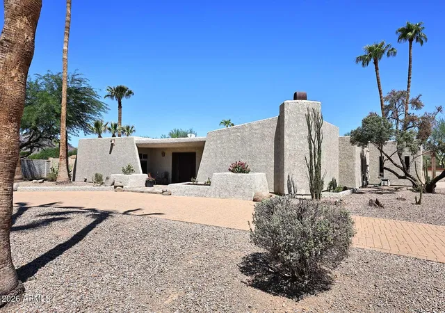Photo 3 of Single family home for sale at 5018 W Creedance Blvd, Glendale, AZ 85310 | MLS# 7072405 | Listing updated on 2026-09-17
