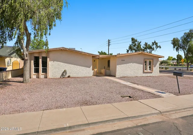 Photo 3 of Sale Pending at 1008 W Drummer Ave, Mesa, AZ 85210 | MLS# 7075542 | Listing updated on 2026-09-07