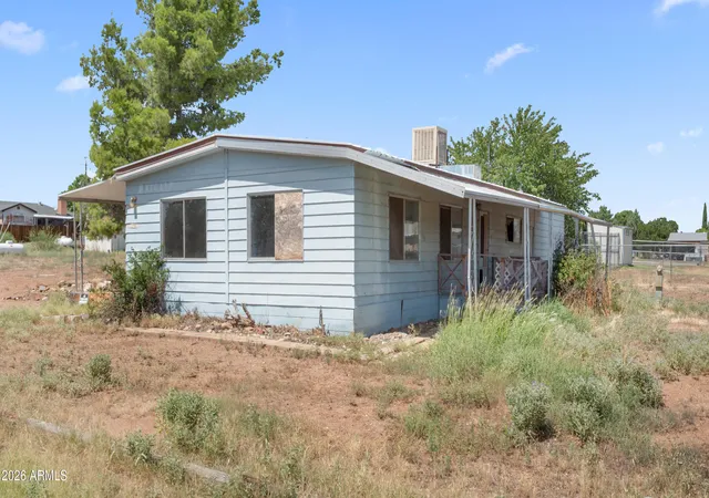 Photo 2 of Manufactured home for sale at 20572 E Concho Ln, Mayer, AZ 86333 | MLS# 7075827 | Listing updated on 2026-09-09