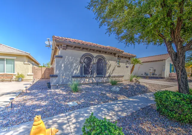 Photo 4 of Single family home for sale at 940 E Bellerive Pl, Chandler, AZ 85249 | MLS# 7073453 | Listing updated on 2026-09-07