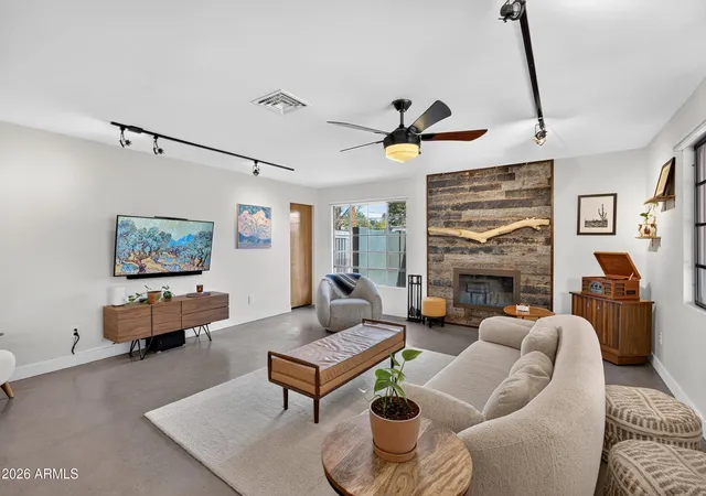 Photo 3 of Sale Pending at 5119 N 12th Avenue, Phoenix, AZ 85013 | MLS# 7073508 | Listing updated on 2026-10-11