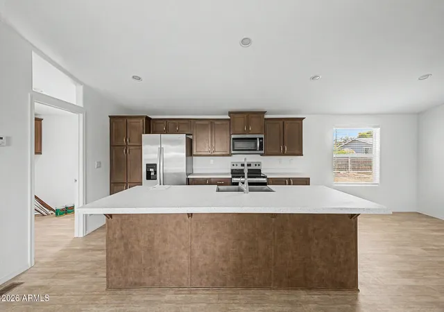 Photo 3 of Manufactured home for sale at 7016 W Wanda Lynn Ln, Peoria, AZ 85382 | MLS# 7078422 | Listing updated on 2026-09-11