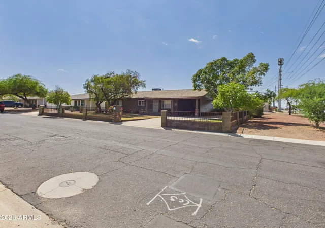 Photo 4 of Single family home for sale at 1201 E Griswold Rd, Phoenix, AZ 85020 | MLS# 7073860 | Listing updated on 2026-09-05
