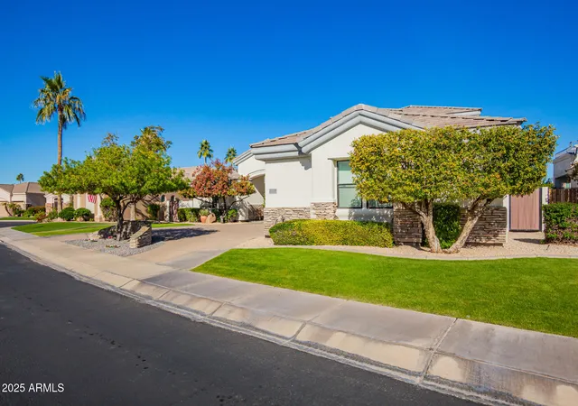 Photo 3 of Single family home for sale at 652 W Aster Ct, Chandler, AZ 85248 | MLS# 7074650 | Listing updated on 2026-09-14