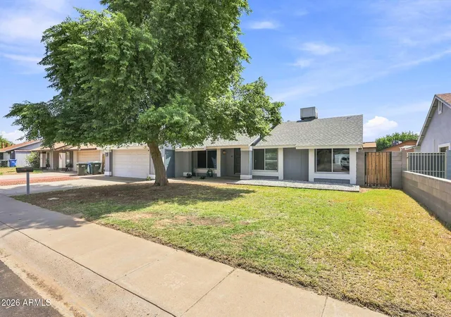 Photo 3 of Single family home for sale at 7635 W College Dr, Phoenix, AZ 85033 | MLS# 7075893 | Listing updated on 2026-09-10