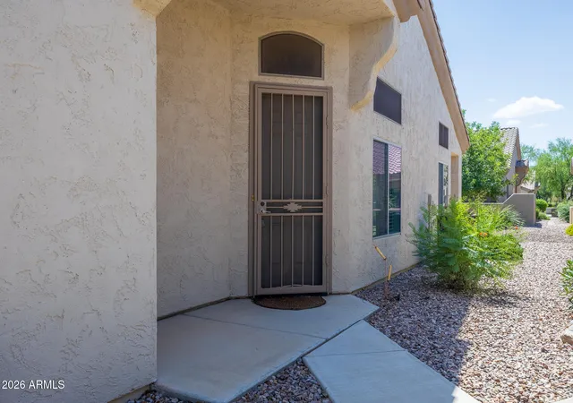 Photo 4 of Single family home for sale at 1557 E Manor Dr, Casa Grande, AZ 85122 | MLS# 7076234 | Listing updated on 2026-09-14