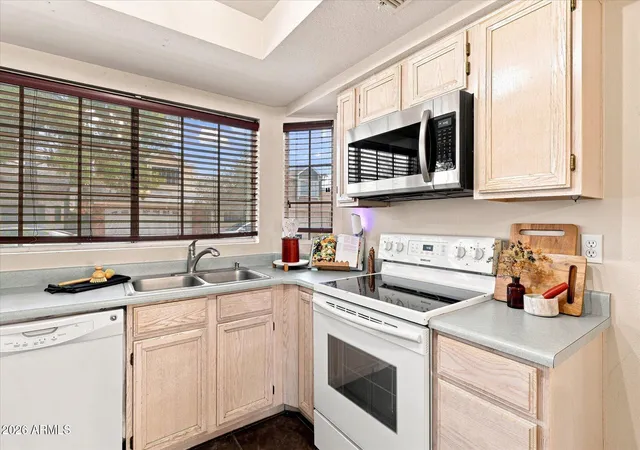 Photo 4 of Single family home for sale at 18632 N 5th Avenue, Phoenix, AZ 85027 | MLS# 7076062 | Listing updated on 2026-09-07
