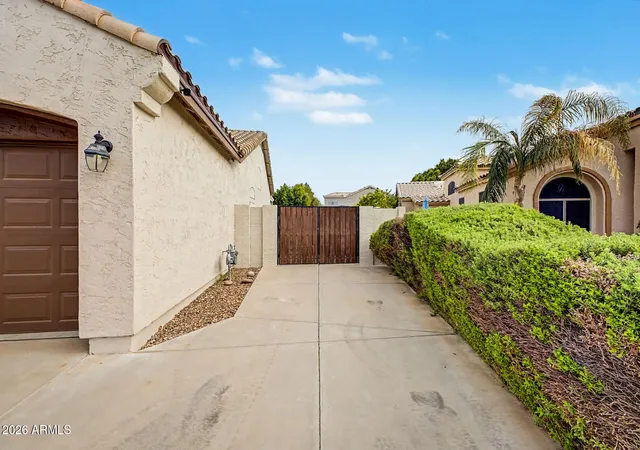 Photo 3 of Single family home for sale at 1813 W Goldfinch Way, Chandler, AZ 85286 | MLS# 7073646 | Listing updated on 2026-09-17