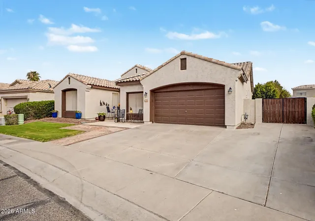 Photo 3 of Single family home for sale at 1813 W Goldfinch Way, Chandler, AZ 85286 | MLS# 7073646 | Listing updated on 2026-09-17