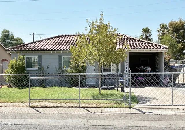 Photo 1 of Single family home for sale at 2911 W Montebello Ave, Phoenix, AZ 85017 | MLS# 7073660 | Listing updated on 2026-09-11