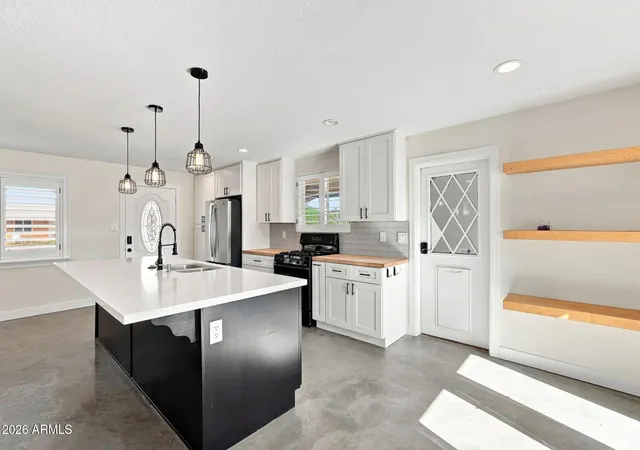 Photo 3 of Single family home for sale at 7613 N 17th Avenue, Phoenix, AZ 85021 | MLS# 7076051 | Listing updated on 2026-09-18