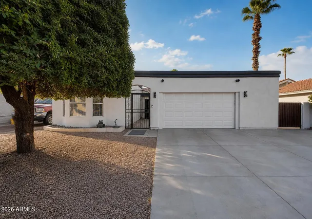 Photo 2 of Single family home for sale at 26014 S Brentwood Dr, Sun Lakes, AZ 85248 | MLS# 7074292 | Listing updated on 2026-09-07