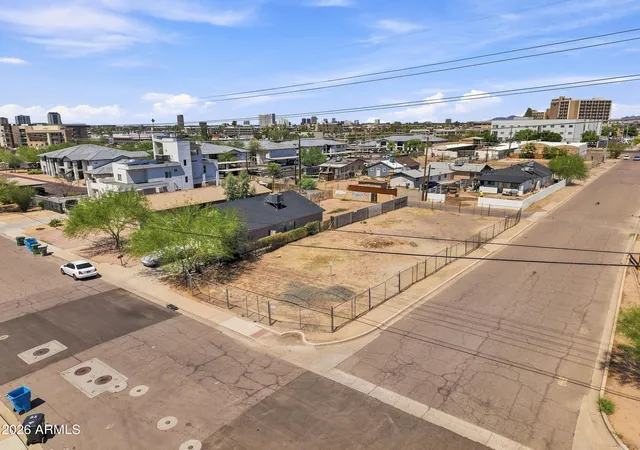 Photo 3 of Sale Pending at 1846 E Adams St #24, Phoenix, AZ 85034 | MLS# 7076687 | Listing updated on 2026-09-21