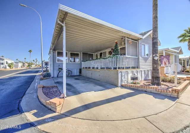 Photo 4 of Manufactured home for sale at 111 S Greenfield Rd #289, Mesa, AZ 85206 | MLS# 7073914 | Listing updated on 2026-09-04