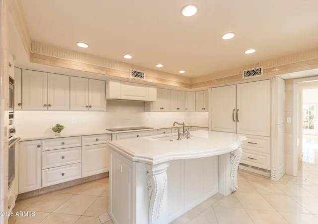 Photo 4 of Townhouse for sale at 7500 E Mccormick Pkwy #5, Scottsdale, AZ 85258 | MLS# 7077306 | Listing updated on 2026-09-09