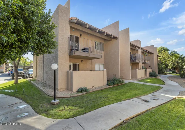 Photo 1 of House for sale at 5525 E Thomas Rd #D5, Phoenix, AZ 85018 | MLS# 7075020 | Listing updated on 2026-09-04