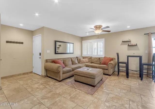 Photo 2 of House for sale at 5525 E Thomas Rd #D5, Phoenix, AZ 85018 | MLS# 7075020 | Listing updated on 2026-09-04