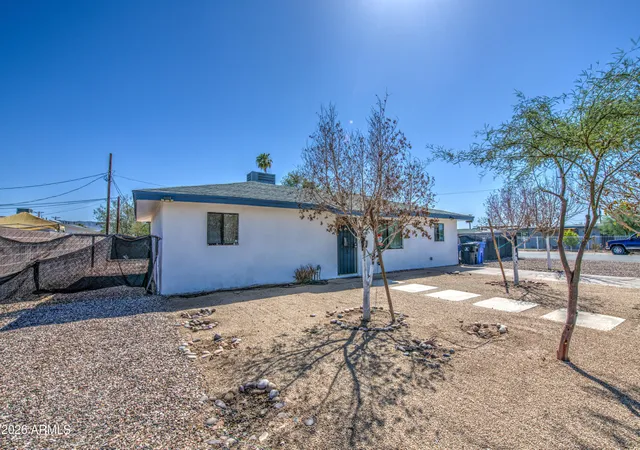 Photo 3 of Single family home for sale at 1901 E Encinas Ln, Phoenix, AZ 85040 | MLS# 7074218 | Listing updated on 2026-09-02