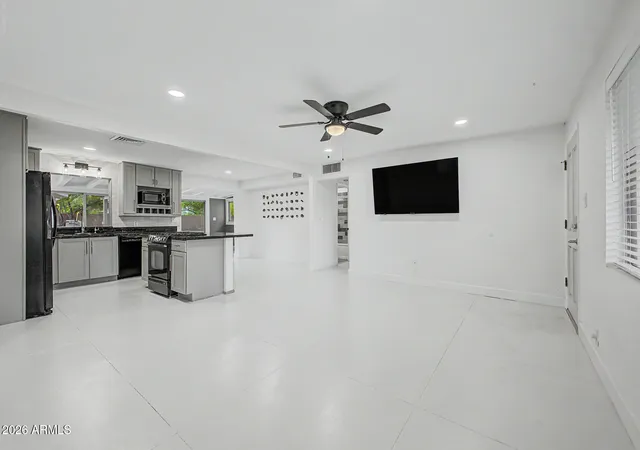 Photo 4 of Single family home for sale at 8744 N 6th Drive, Phoenix, AZ 85021 | MLS# 7076393 | Listing updated on 2026-09-13