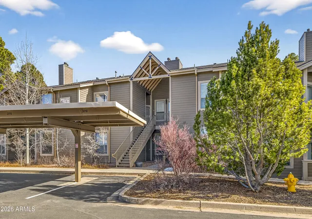 Listing Photo 2 - Condo for sale in building located at 1401 N 4Th St, Flagstaff, AZ 86004 - Unit #233