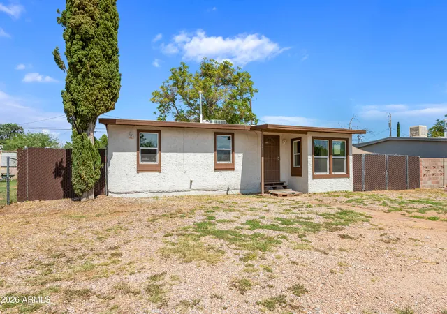 Photo 3 of Single family home for sale at 165 Sherbundy St, Sierra Vista, AZ 85635 | MLS# 7079020 | Listing updated on 2026-09-16