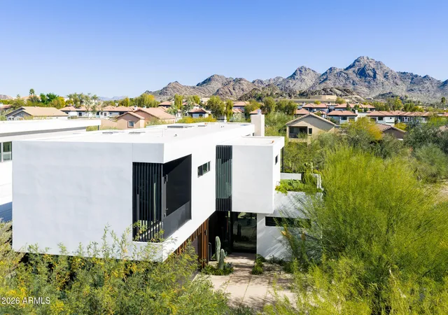 Photo 2 of Single family home for sale at 7719 N 13th Place, Phoenix, AZ 85020 | MLS# 7077141 | Listing updated on 2026-09-16