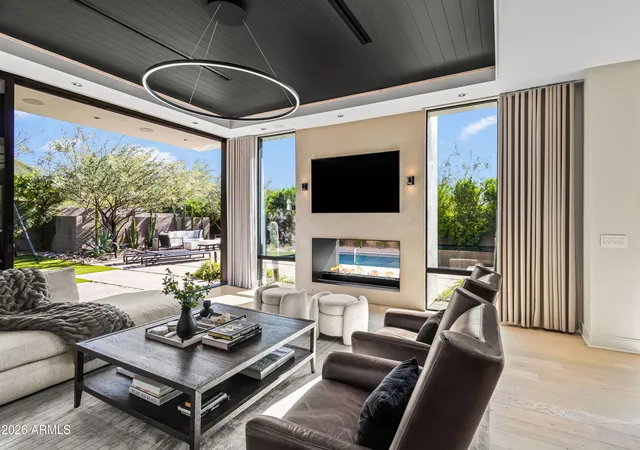 Photo 3 of Single family home for sale at 7719 N 13th Place, Phoenix, AZ 85020 | MLS# 7077141 | Listing updated on 2026-09-16