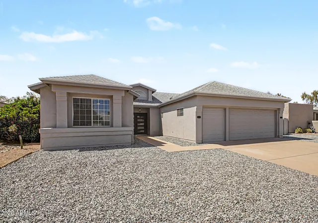 Photo 2 of Single family home for sale at 26052 S Glenburn Dr, Sun Lakes, AZ 85248 | MLS# 7075782 | Listing updated on 2026-09-13