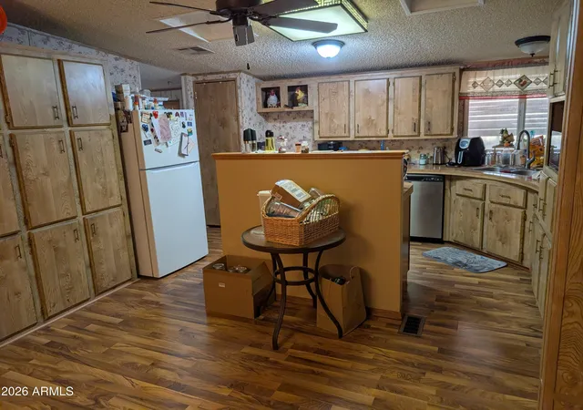 Photo 4 of Manufactured home for sale at 2900 W Superstition Blvd #7, Apache Junction, AZ 85120 | MLS# 7075287 | Listing updated on 2026-09-08