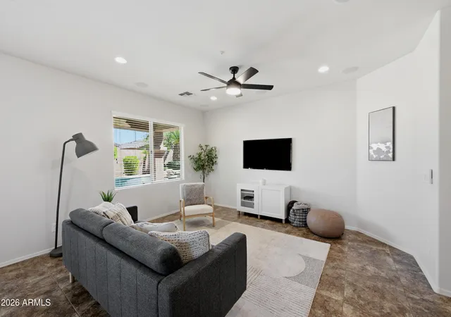 Photo 4 of Single family home for sale at 7171 S Sinova Ct, Gilbert, AZ 85298 | MLS# 7074980 | Listing updated on 2026-09-18