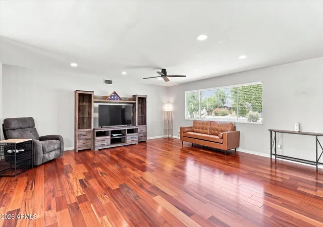 Photo 3 of Sale Pending at 3115 E Yucca St, Phoenix, AZ 85028 | MLS# 7074436 | Listing updated on 2026-09-10