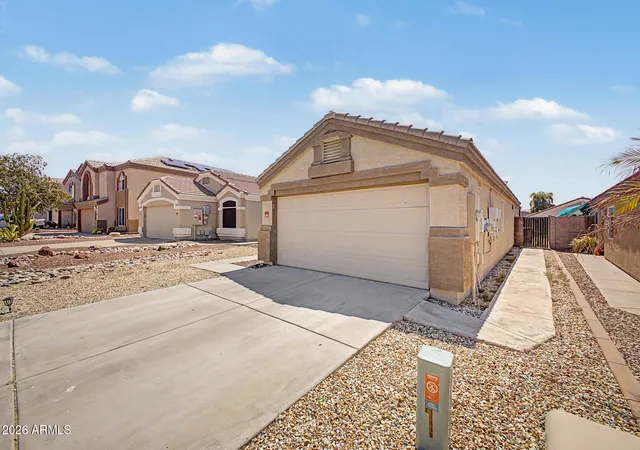 Photo 4 of Single family home for sale at 11339 W Madisen Ellise Dr, Surprise, AZ 85378 | MLS# 7075913 | Listing updated on 2026-09-05