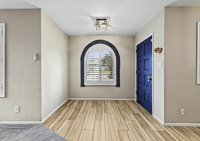 Photo 4 of Single family home for sale at 817 E Cheryl Dr, Phoenix, AZ 85020 | MLS# 7085307 | Listing updated on 2026-10-21