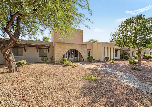 Townhouse for sale at 1735 W Claremont St, Phoenix, AZ 85015 | MLS# 7078248
