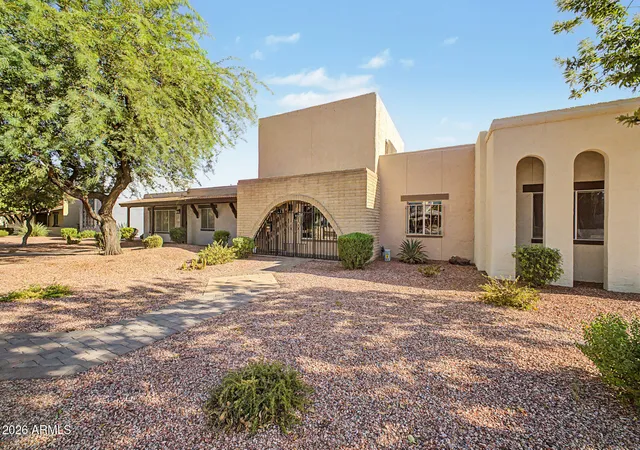 Photo 2 of Townhouse for sale at 1735 W Claremont St, Phoenix, AZ 85015 | MLS# 7078248 | Listing updated on 2026-09-14