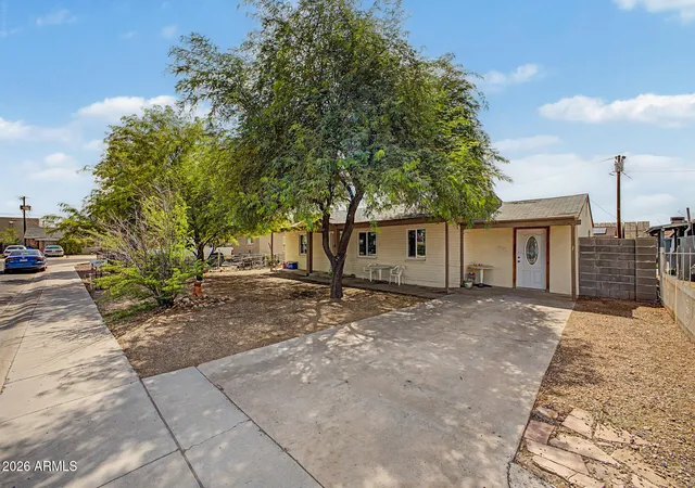 Photo 3 of Single family home for sale at 1808 S 18th Avenue, Phoenix, AZ 85007 | MLS# 7077410 | Listing updated on 2026-09-10
