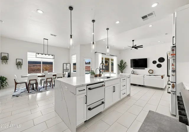 Photo 3 of Single family home for sale at 3770 Hualapai Mountain Rd, Kingman, AZ 86401 | MLS# 7076271 | Listing updated on 2026-09-05