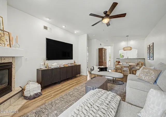 Listing Photo 1 - Condo for sale in building located at 7021 E Earll Dr, Scottsdale, AZ 85251 - Unit #202