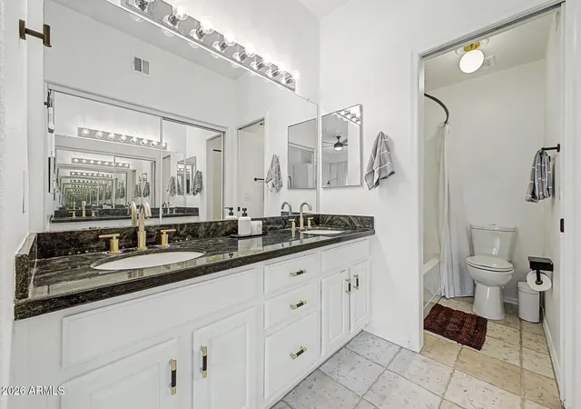 Listing Photo 4 - Condo for sale in building located at 7021 E Earll Dr, Scottsdale, AZ 85251 - Unit #202